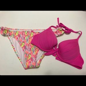 Victoria’s Secret Bikini Lrg Bottom 34B Top